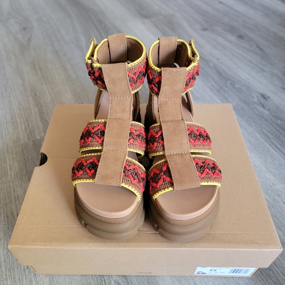 UGG Ashton Heritage Braid Sandal - Picture 2 of 10